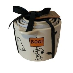 NWT. RAE DUNN X PEANUTS Snoopy Halloween Measuring Cups